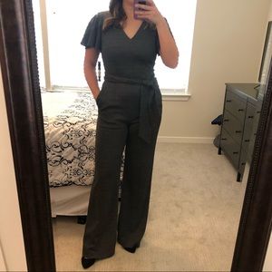 Tahari size 4 Gray floor length jumpsuit w sleeves